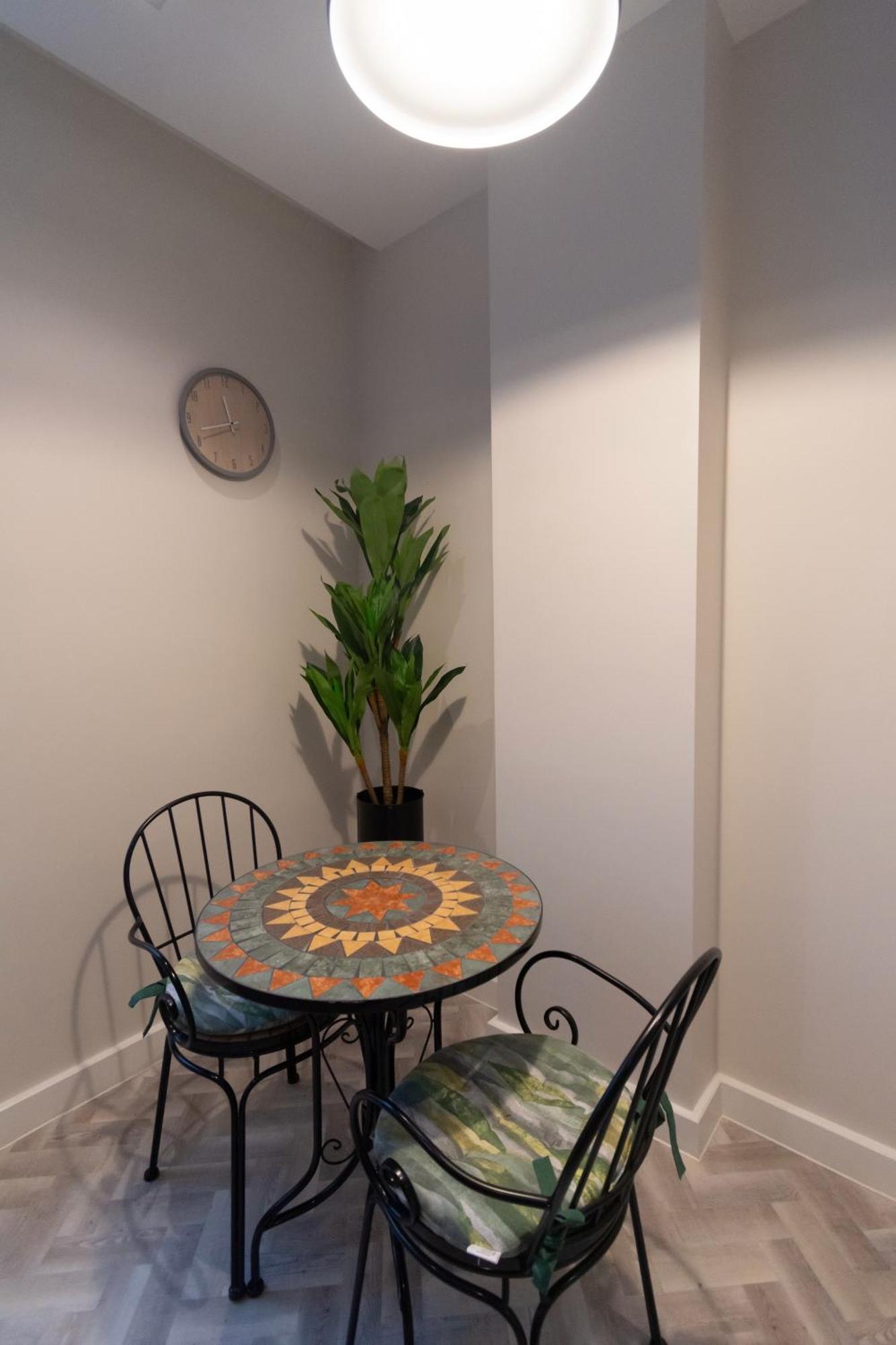 Luxurious One Bed At Foreshore Place Apartment