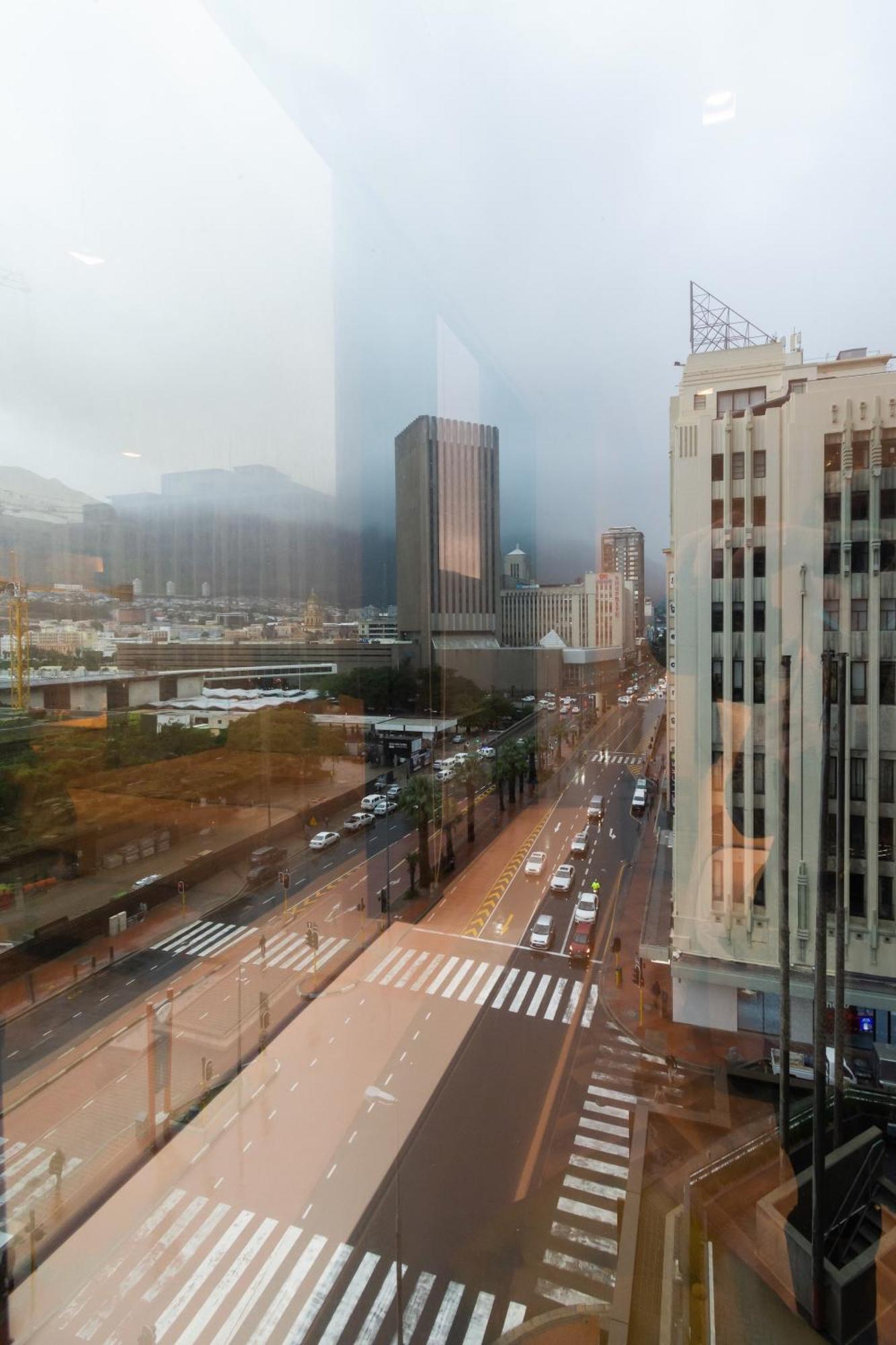 Luxurious One Bed At Foreshore Place * Cape Town