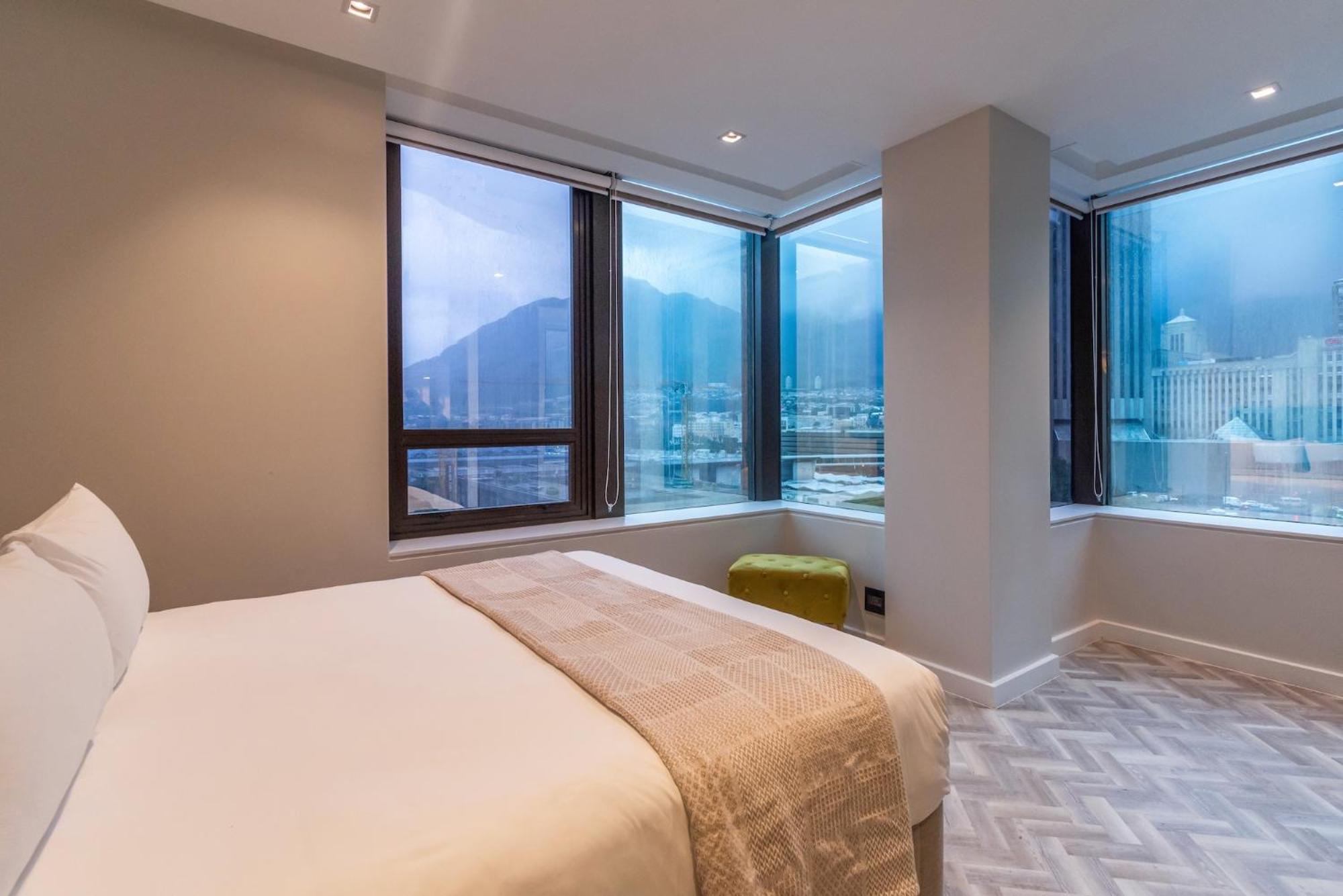 Luxurious One Bed At Foreshore Place Apartment