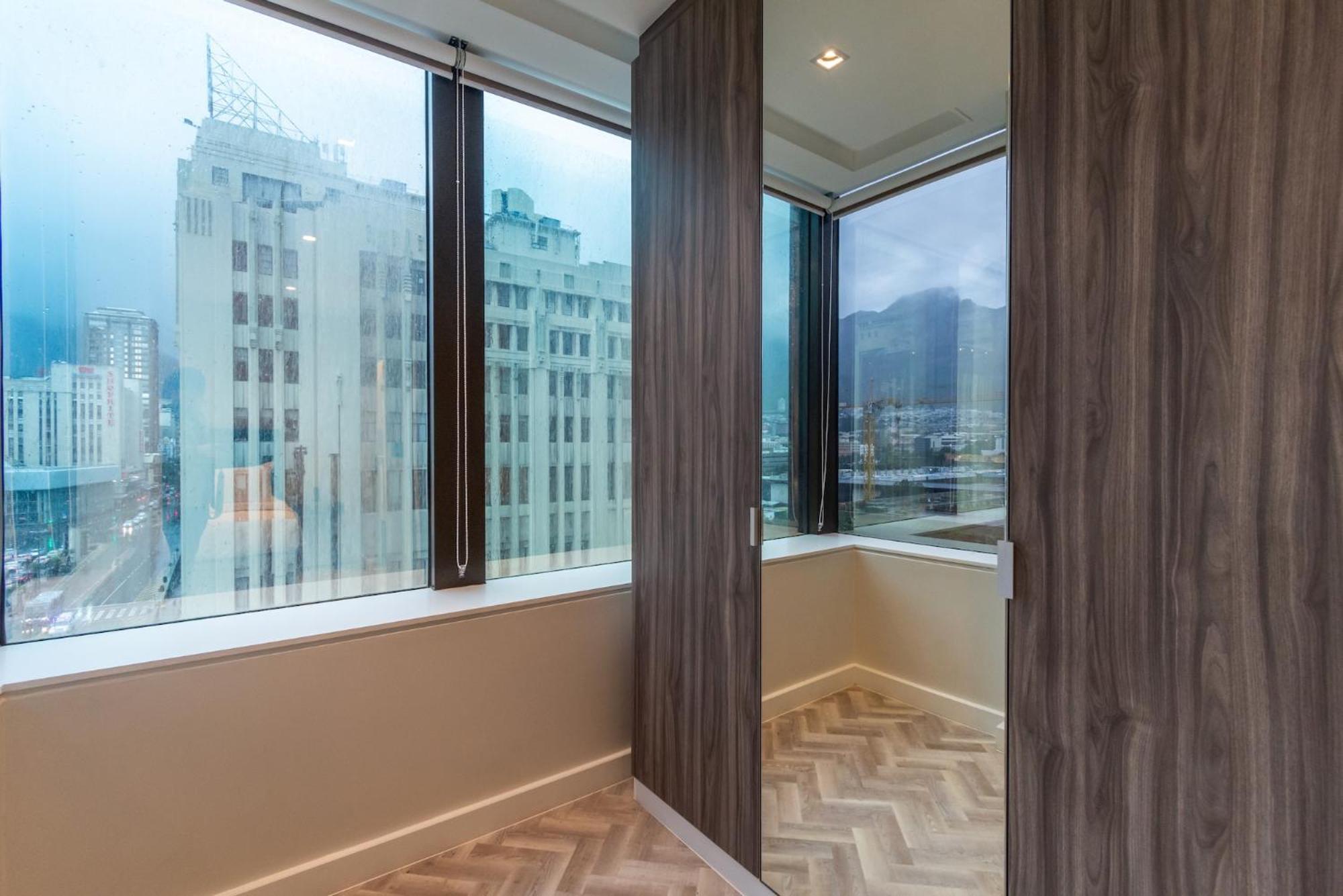 Luxurious One Bed At Foreshore Place * Cape Town